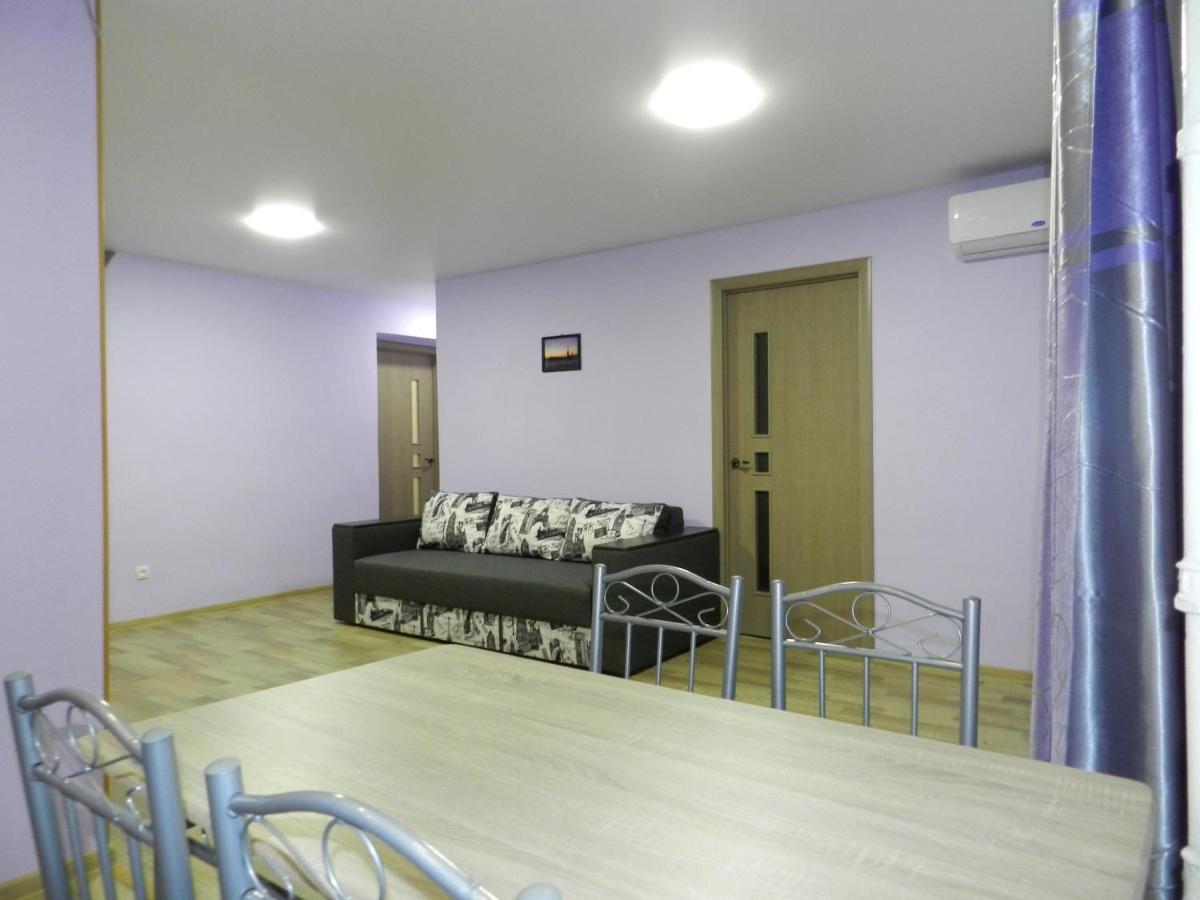 3-Room Apartment Near Inturist On Sobornyi Avenue 156, By Grandhome Zaporizhia Exterior foto